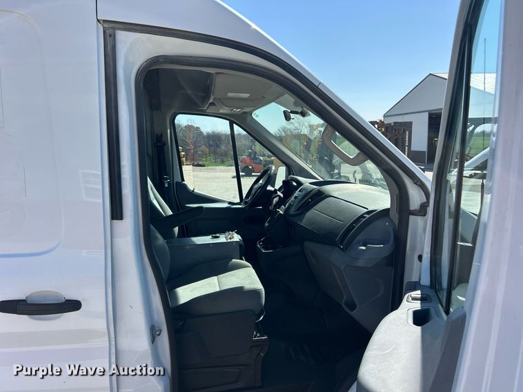image for item ND9408 2015 Ford Transit 350 van