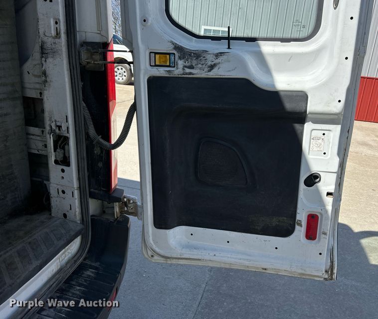 image for item ND9408 2015 Ford Transit 350 van