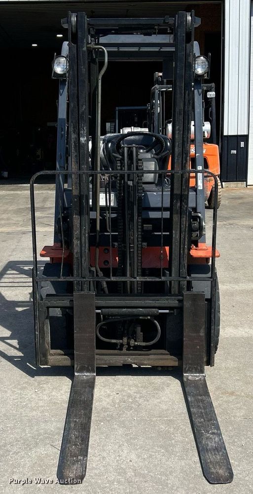image for item ND9412 2004 Toyota 7FGU20 forklift