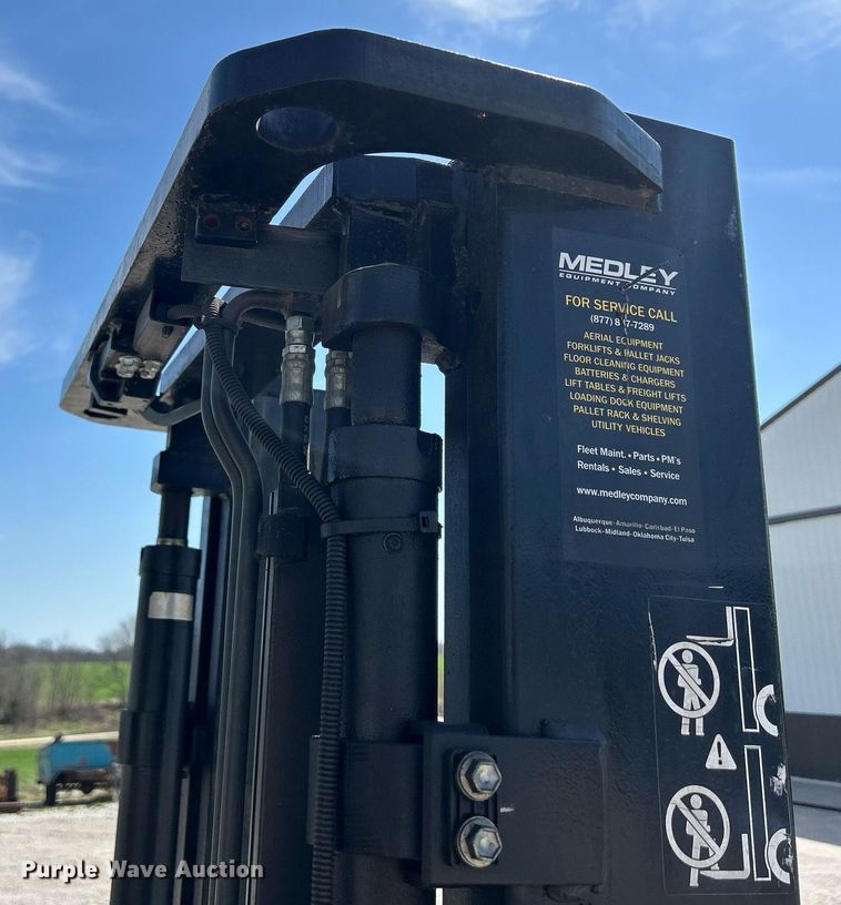 image for item ND9412 2004 Toyota 7FGU20 forklift