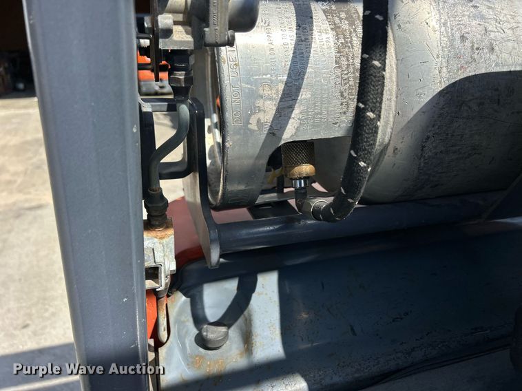 image for item ND9412 2004 Toyota 7FGU20 forklift