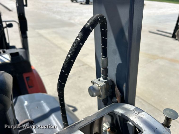 image for item ND9412 2004 Toyota 7FGU20 forklift