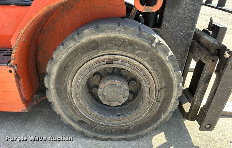 image for item ND9412 2004 Toyota 7FGU20 forklift