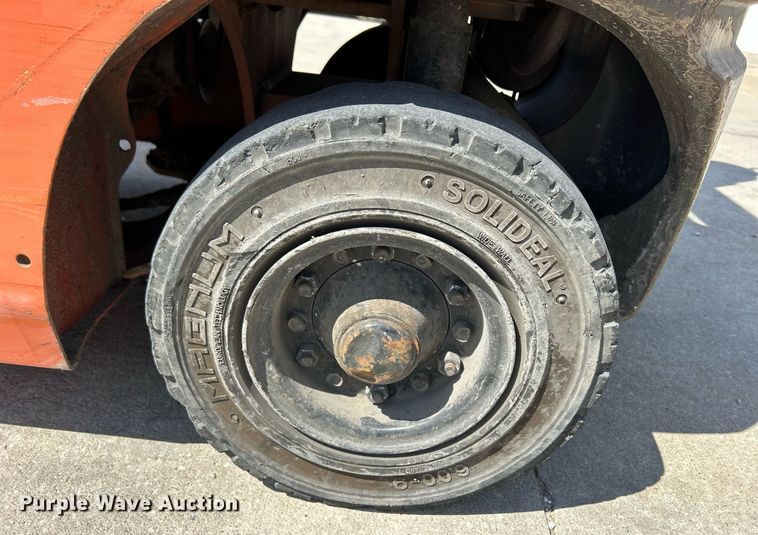 image for item ND9412 2004 Toyota 7FGU20 forklift