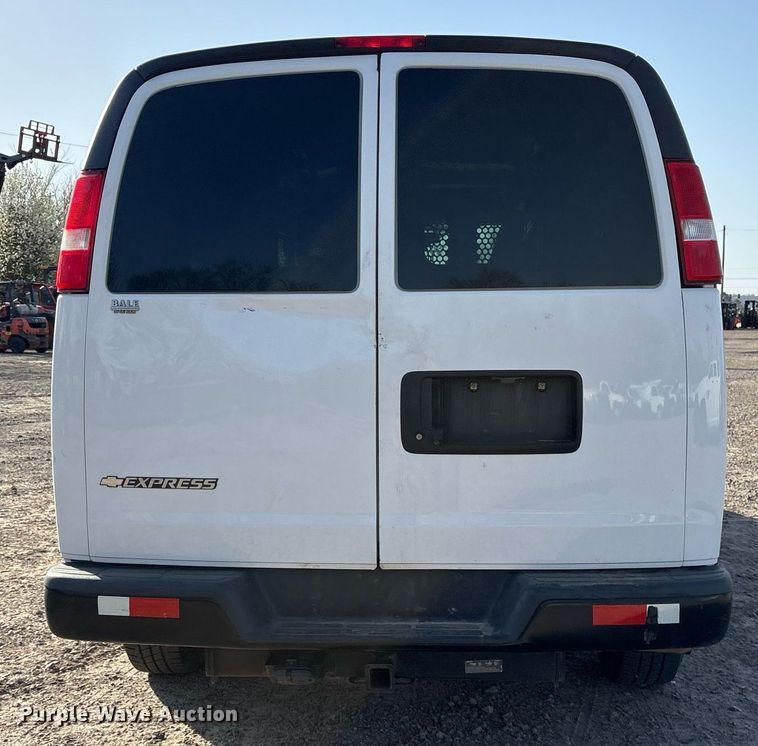 image for item OB9486 2019 Chevrolet Express 2500 van