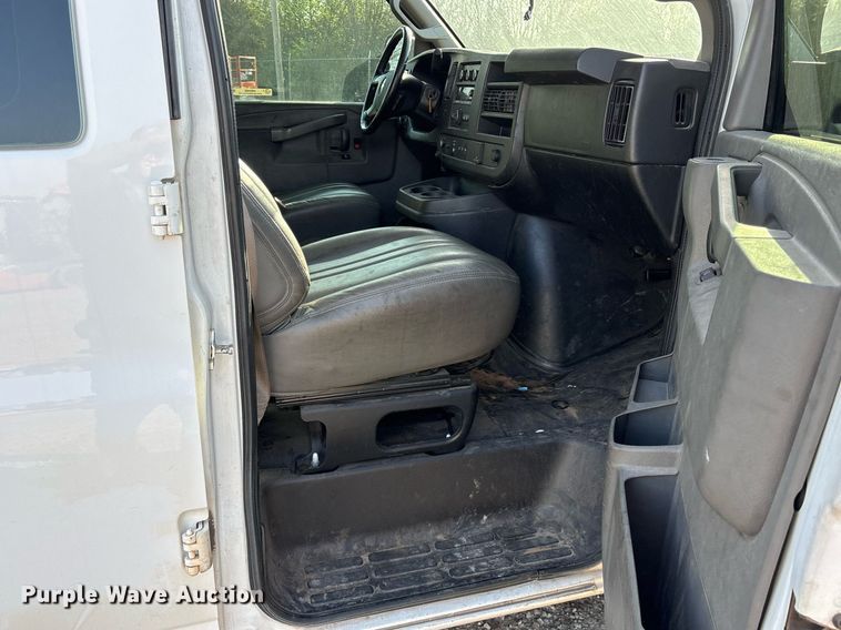 image for item OB9486 2019 Chevrolet Express 2500 van