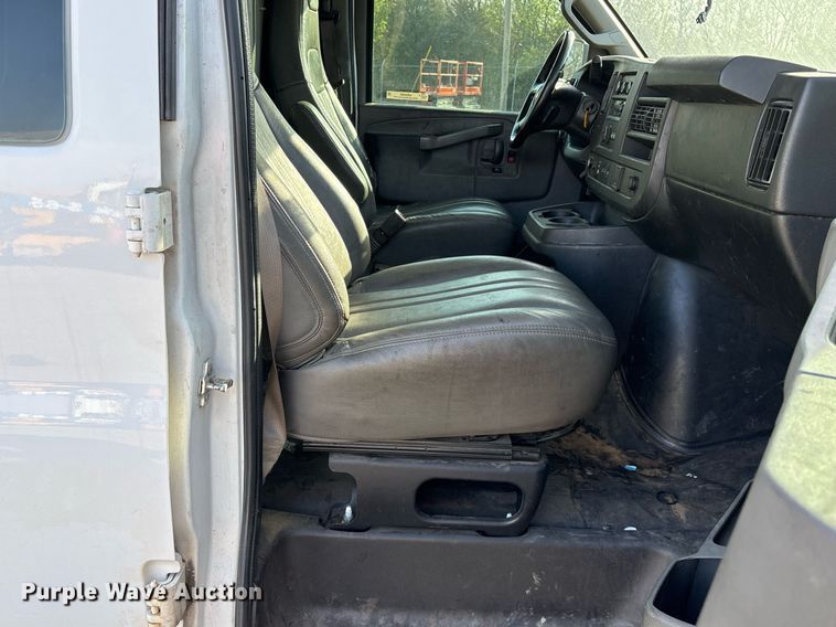 image for item OB9486 2019 Chevrolet Express 2500 van