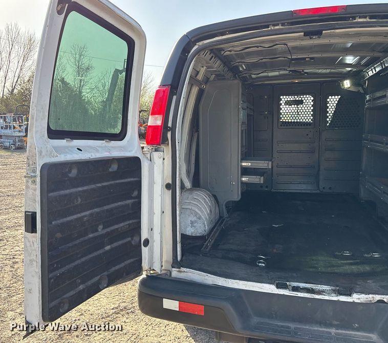 image for item OB9486 2019 Chevrolet Express 2500 van