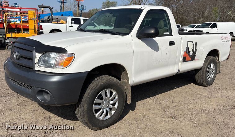 image for item OB9489 2005 Toyota Tundra pickup truck