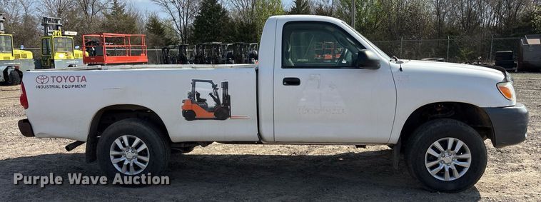 image for item OB9489 2005 Toyota Tundra pickup truck