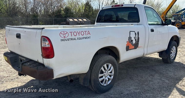 image for item OB9489 2005 Toyota Tundra pickup truck
