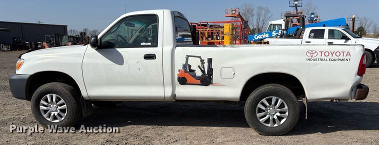 image for item OB9489 2005 Toyota Tundra pickup truck