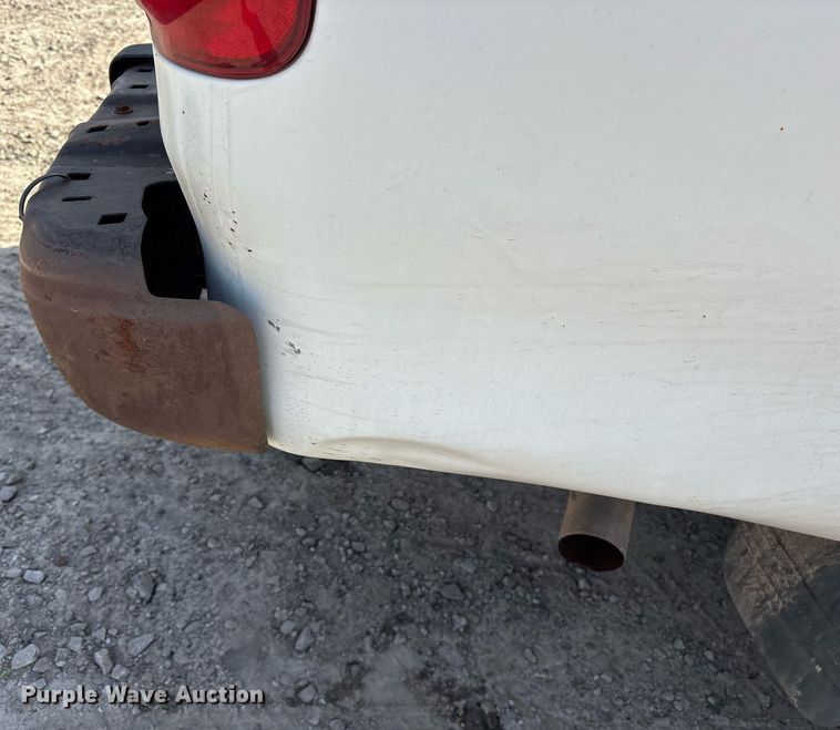 image for item OB9489 2005 Toyota Tundra pickup truck