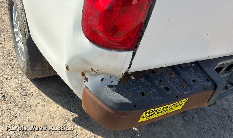 image for item OB9489 2005 Toyota Tundra pickup truck