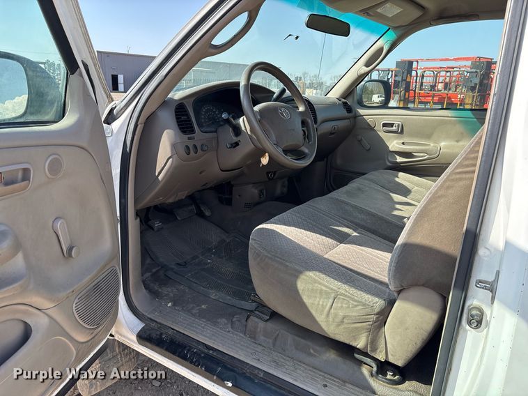 image for item OB9489 2005 Toyota Tundra pickup truck