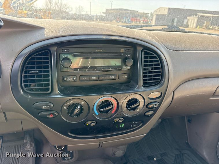 image for item OB9489 2005 Toyota Tundra pickup truck