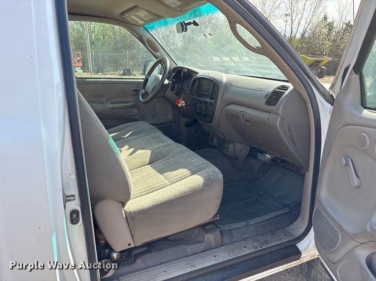 image for item OB9489 2005 Toyota Tundra pickup truck