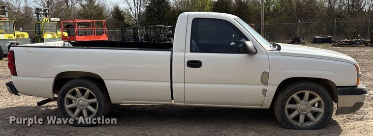 image for item OB9490 2004 Chevrolet Silverado 1500 pickup truck