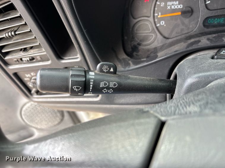 image for item OB9490 2004 Chevrolet Silverado 1500 pickup truck