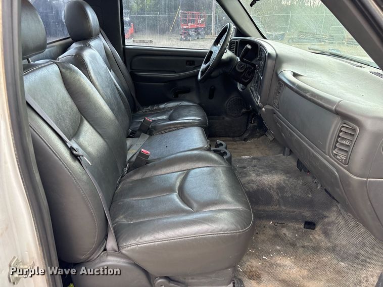 image for item OB9490 2004 Chevrolet Silverado 1500 pickup truck