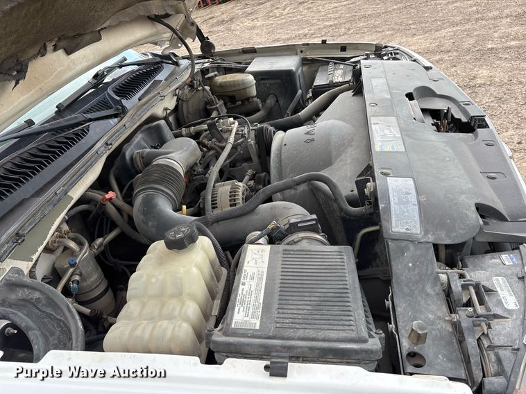 image for item OB9490 2004 Chevrolet Silverado 1500 pickup truck