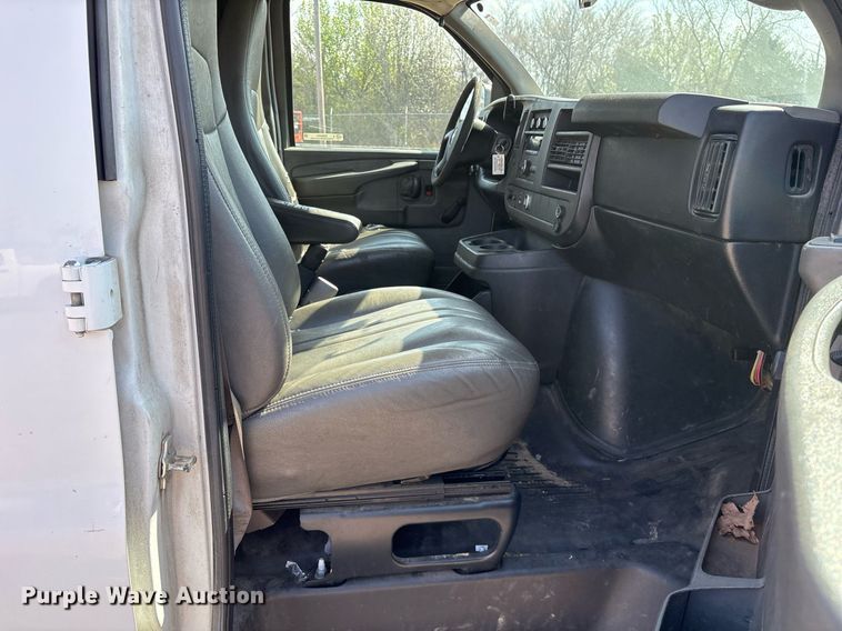 image for item OB9491 2013 Chevrolet Express 2500 van