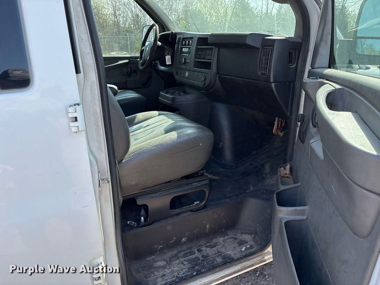 image for item OB9491 2013 Chevrolet Express 2500 van