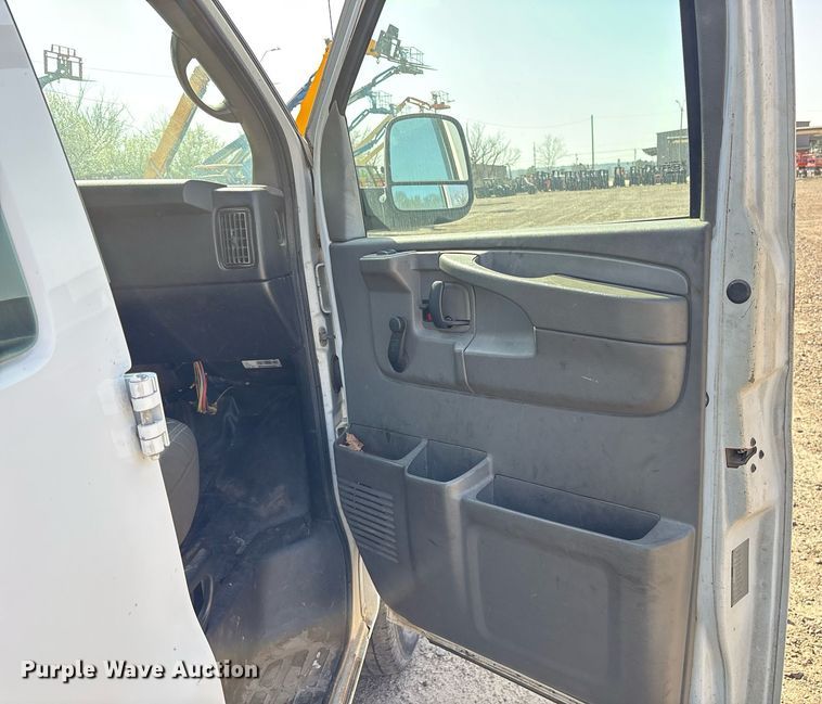 image for item OB9491 2013 Chevrolet Express 2500 van
