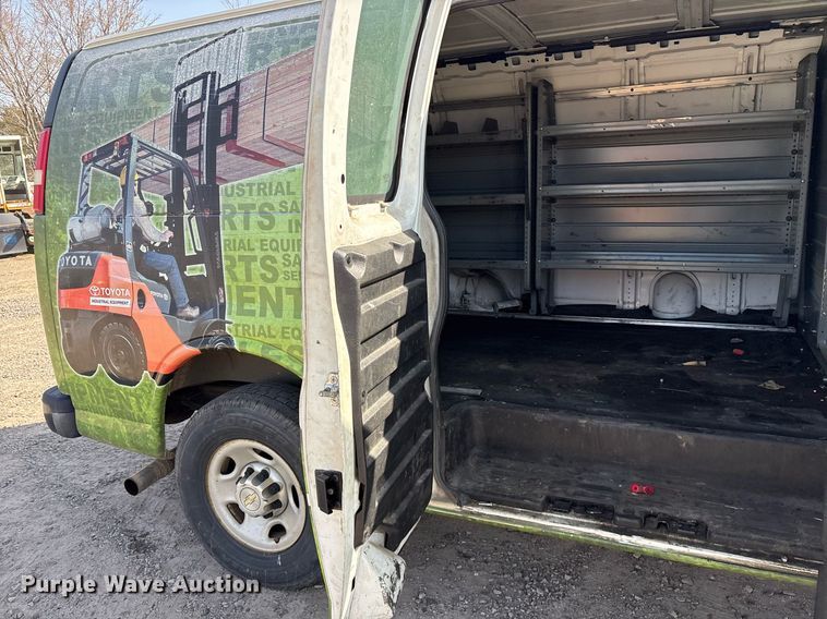 image for item OB9491 2013 Chevrolet Express 2500 van