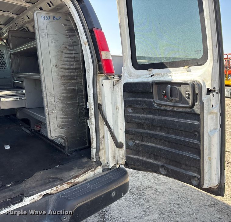 image for item OB9491 2013 Chevrolet Express 2500 van