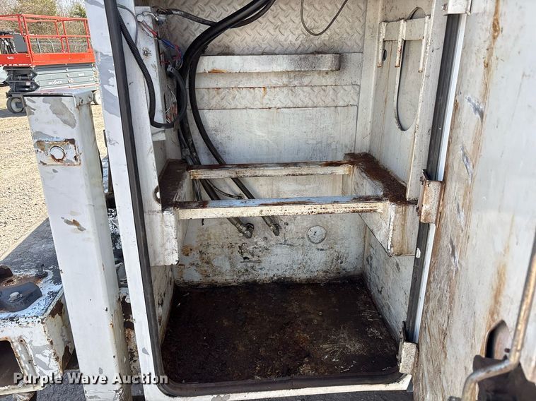 image for item OB9492 2019 Ford F550 Super Duty SuperCab utility / service truck