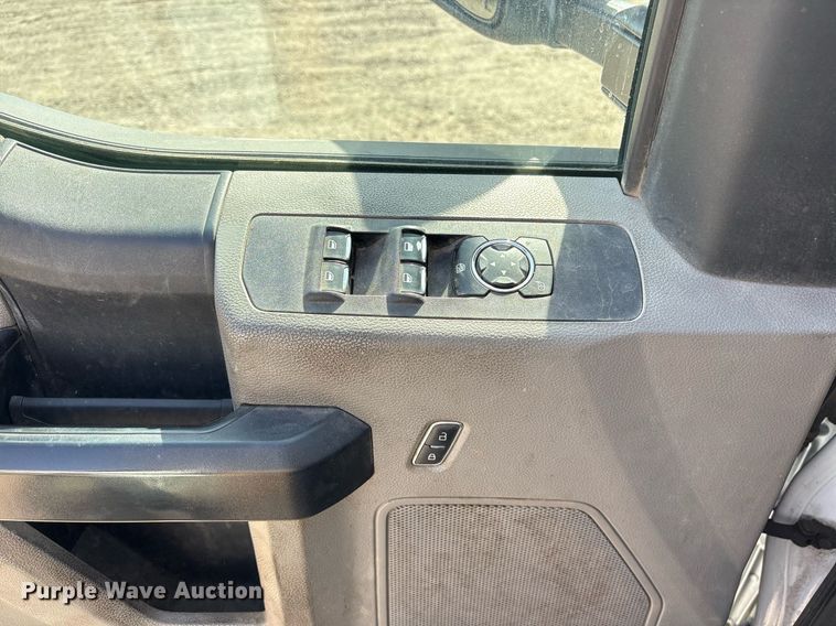image for item OB9492 2019 Ford F550 Super Duty SuperCab utility / service truck