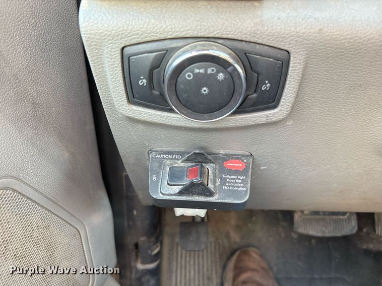 image for item OB9492 2019 Ford F550 Super Duty SuperCab utility / service truck