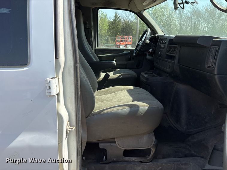 image for item OB9499 2012 Chevrolet Express 2500 van