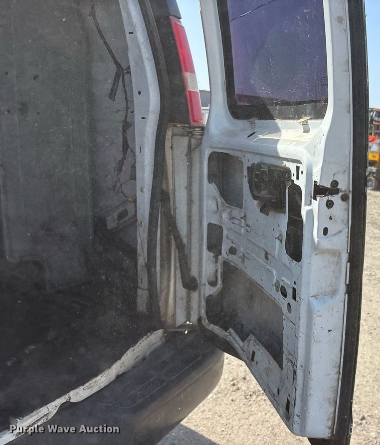 image for item OB9499 2012 Chevrolet Express 2500 van