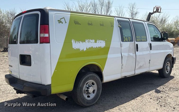 image for item OB9500 2017 Chevrolet Express 2500 van