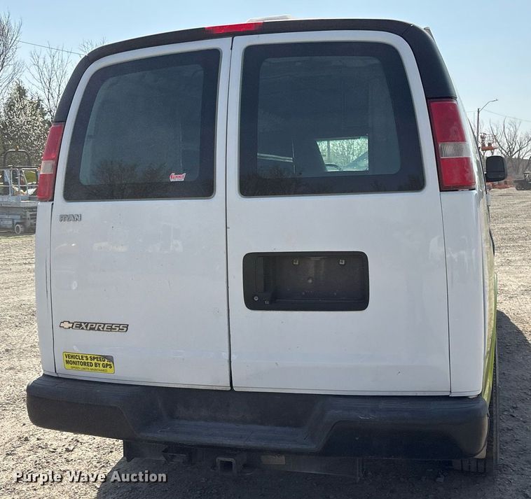 image for item OB9500 2017 Chevrolet Express 2500 van