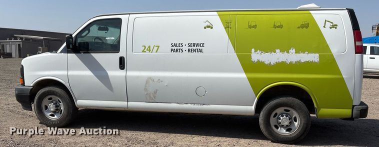 image for item OB9500 2017 Chevrolet Express 2500 van