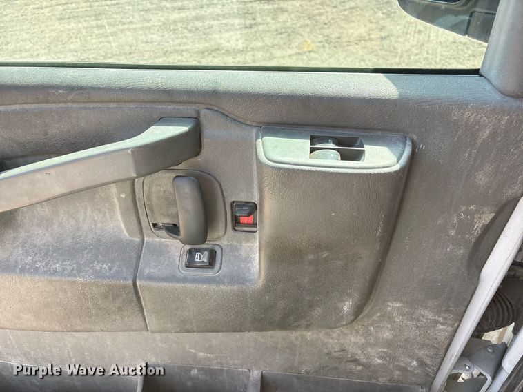 image for item OB9500 2017 Chevrolet Express 2500 van