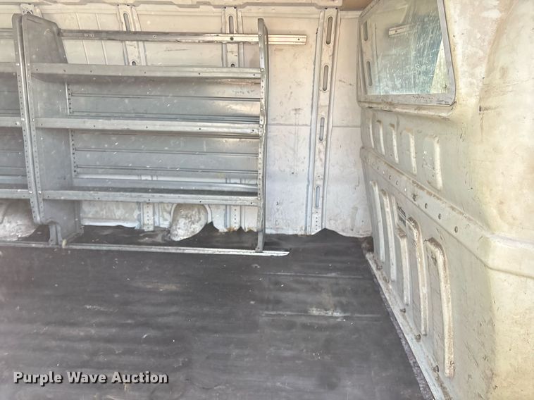 image for item OB9500 2017 Chevrolet Express 2500 van