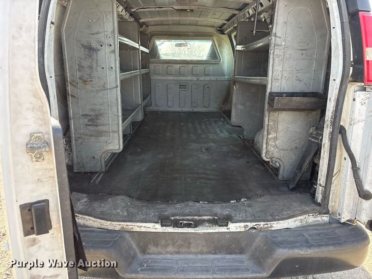 image for item OB9500 2017 Chevrolet Express 2500 van