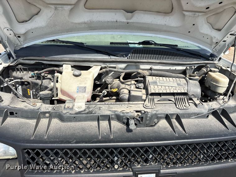 image for item OB9500 2017 Chevrolet Express 2500 van