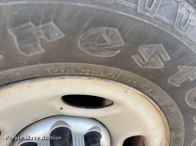 image for item OB9500 2017 Chevrolet Express 2500 van