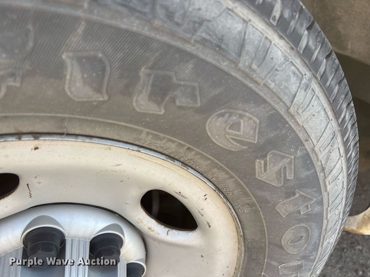 image for item OB9500 2017 Chevrolet Express 2500 van