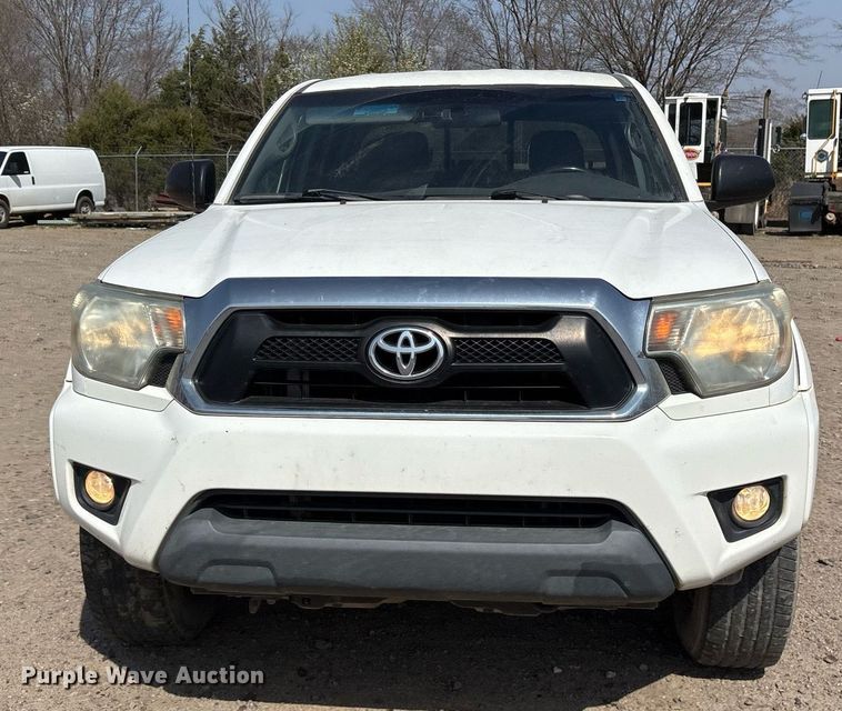 image for item OB9501 2014 Toyota Tacoma Double Cab pickup truck