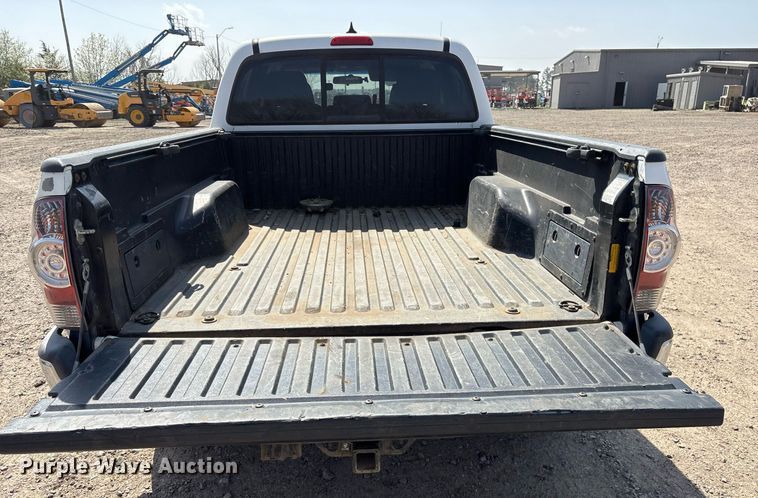 image for item OB9501 2014 Toyota Tacoma Double Cab pickup truck