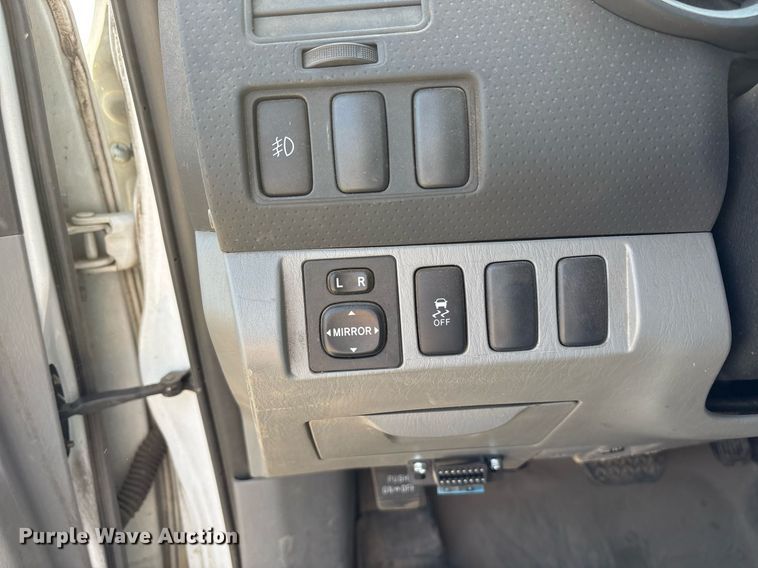 image for item OB9501 2014 Toyota Tacoma Double Cab pickup truck