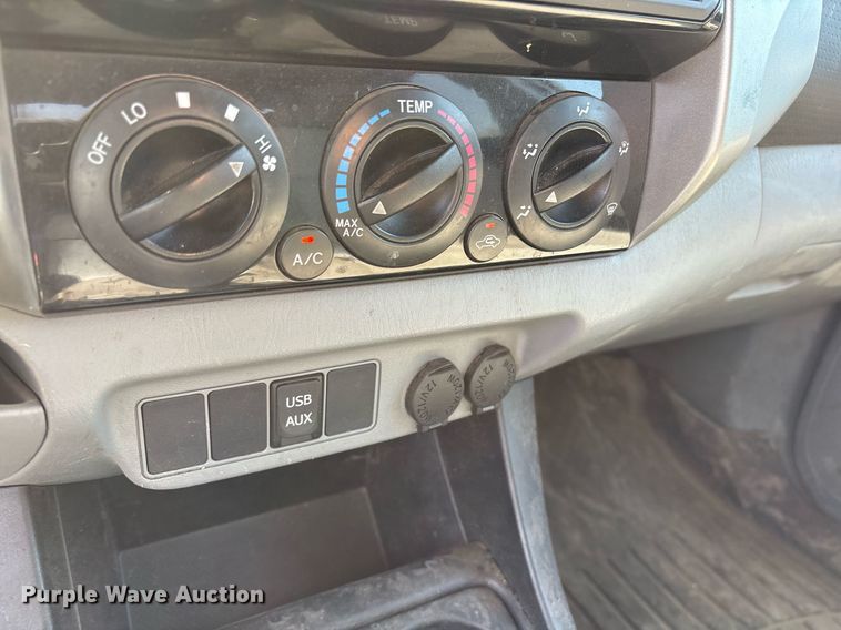 image for item OB9501 2014 Toyota Tacoma Double Cab pickup truck