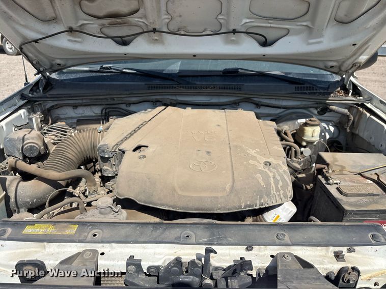 image for item OB9501 2014 Toyota Tacoma Double Cab pickup truck