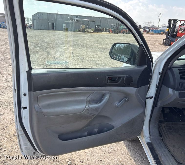 image for item OB9507 2014 Toyota Tacoma pickup truck